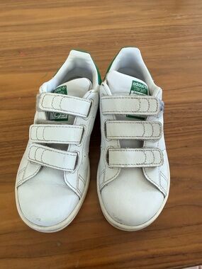 adidas Kids White Sneakers with Green Heel Tabs — Velcro Straps size 11